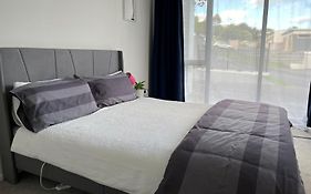 Totara Vale, Free Coffee, Parking And Wifi, Near Glenfield Mall And Highway 18,1